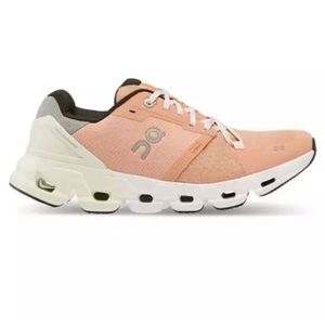 OnCloud Cloud Flyer Women’s size 10.5